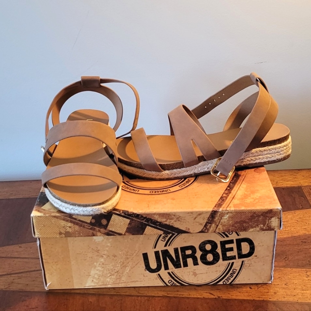NEW-UNR8ED-Tan Sandals-Size 6